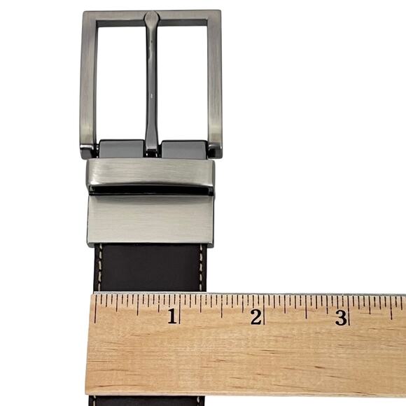 Kirkland Signature Mens Brown Italian Leather Belt Size 42 Silver Tone Buckle - Picture 4 of 4